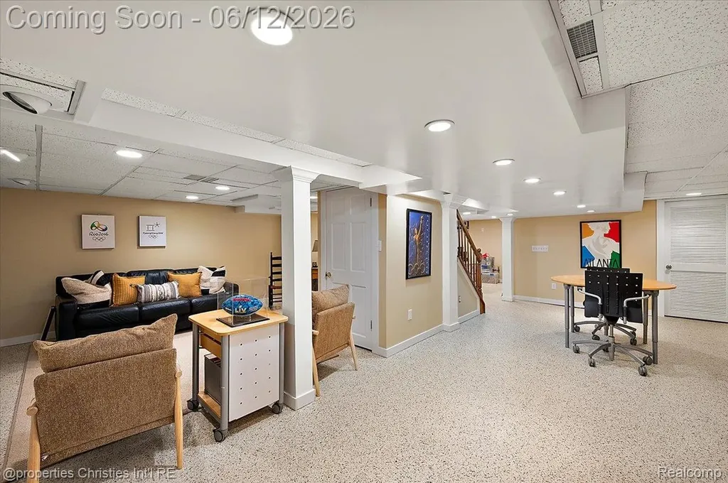 135 Clifton Road Bloomfield Hills City MI 48301