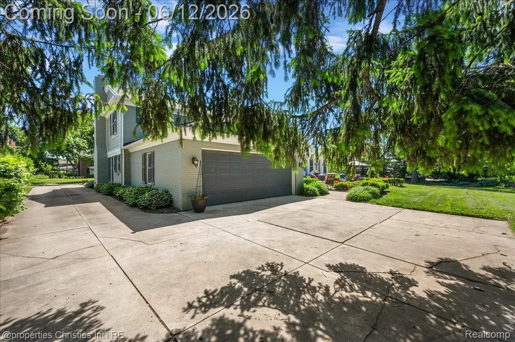 135 Clifton Road Bloomfield Hills City MI 48301