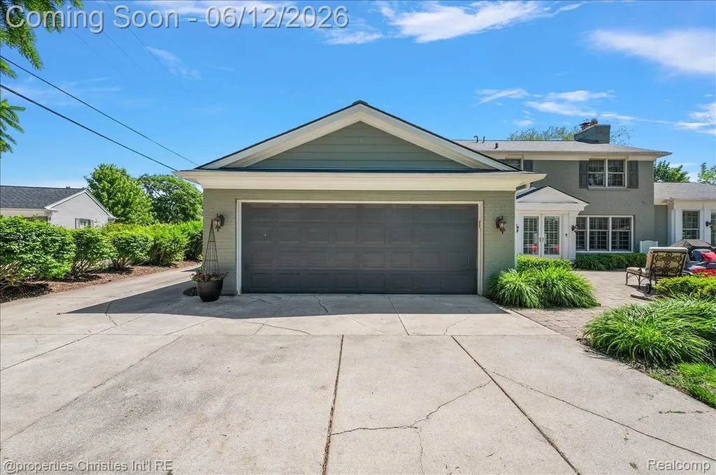 135 Clifton Road Bloomfield Hills City MI 48301