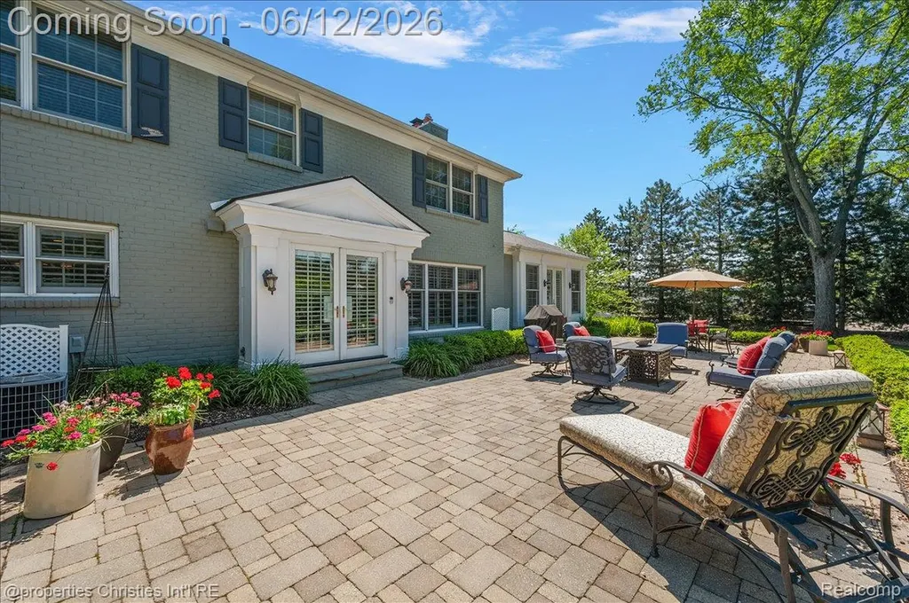 135 Clifton Road Bloomfield Hills City MI 48301