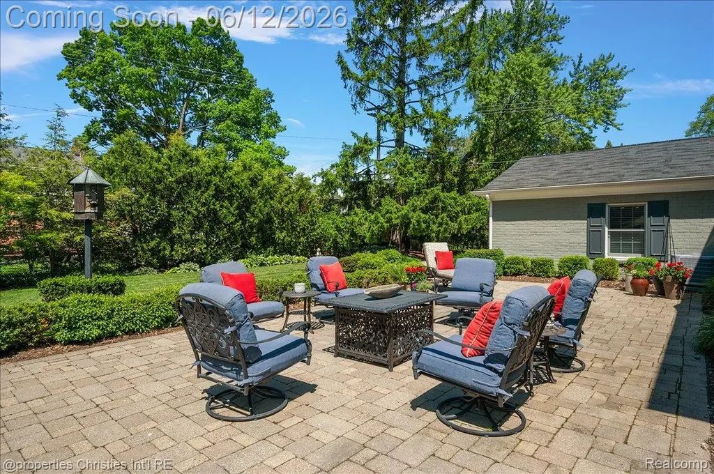 135 Clifton Road Bloomfield Hills City MI 48301