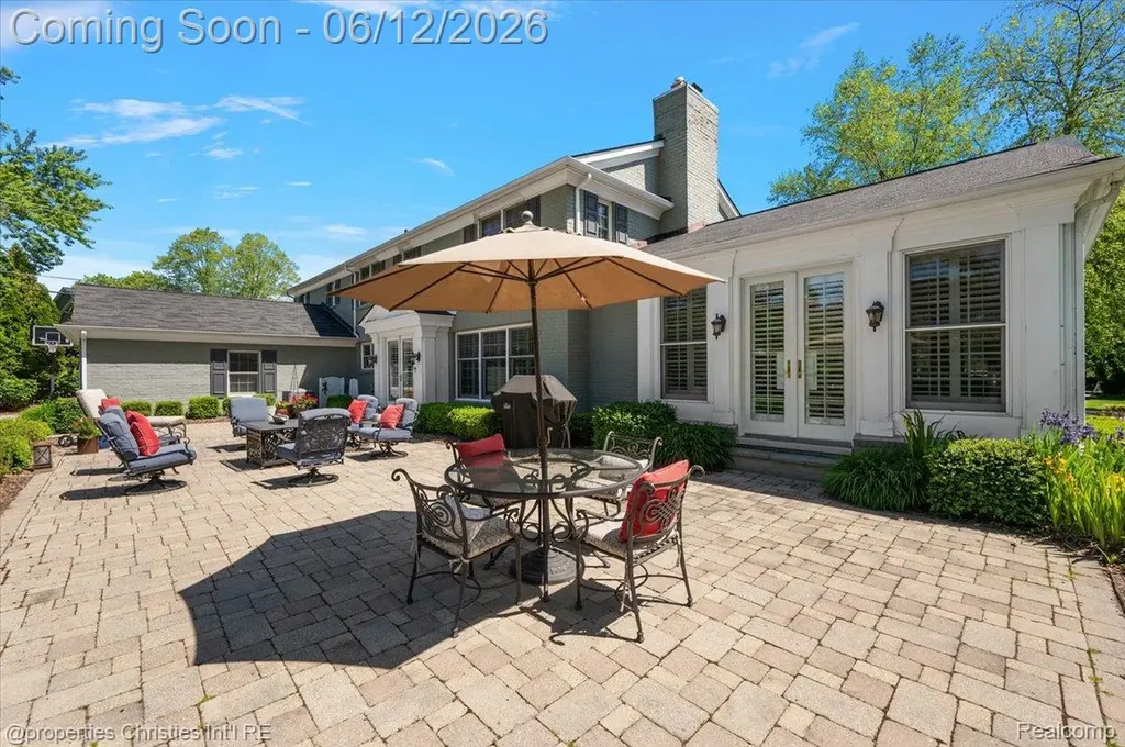 135 Clifton Road Bloomfield Hills City MI 48301