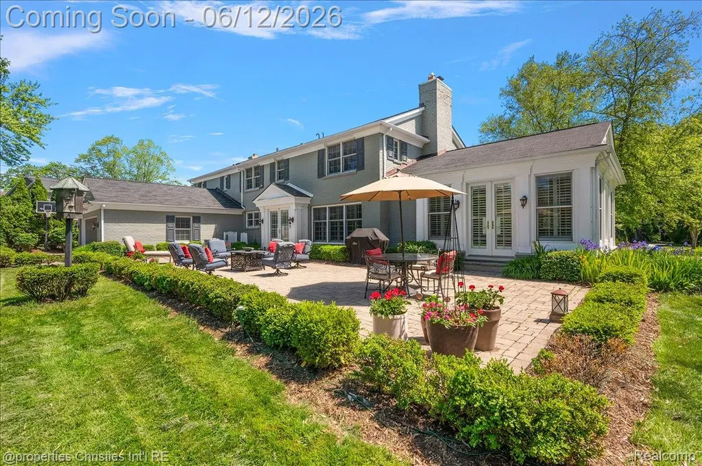 135 Clifton Road Bloomfield Hills City MI 48301