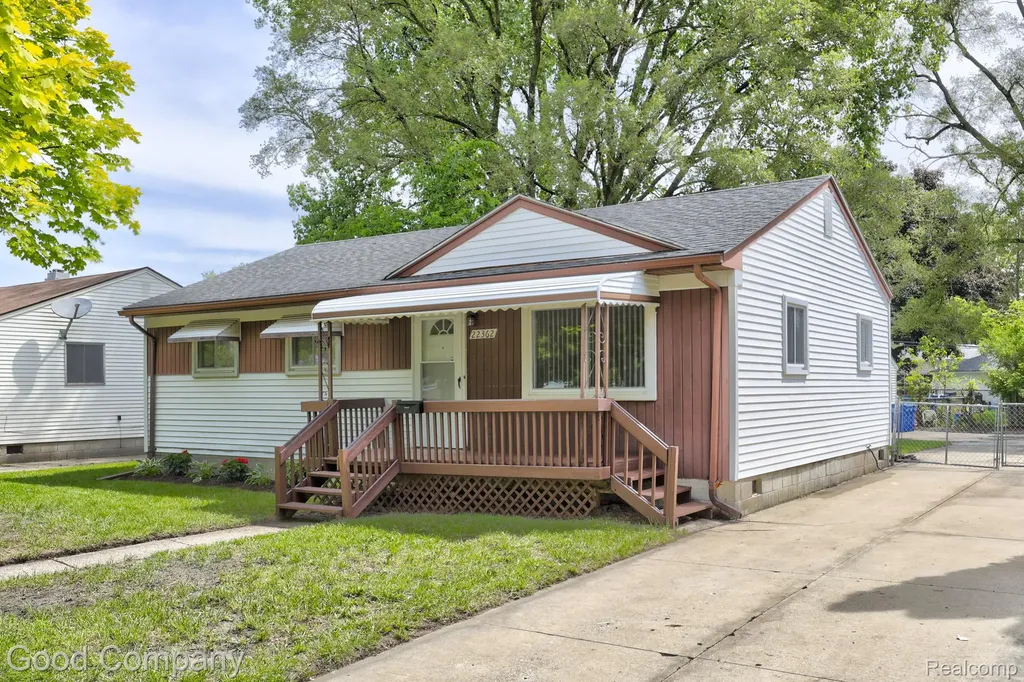 22362 Masch Avenue Warren City MI 48091