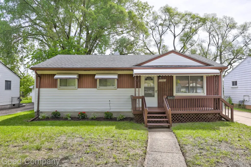 22362 Masch Avenue Warren City MI 48091