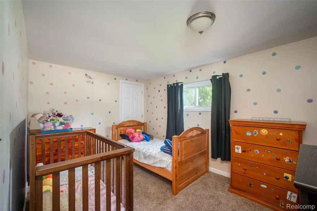 1443 Merle Avenue Burton City MI 48509