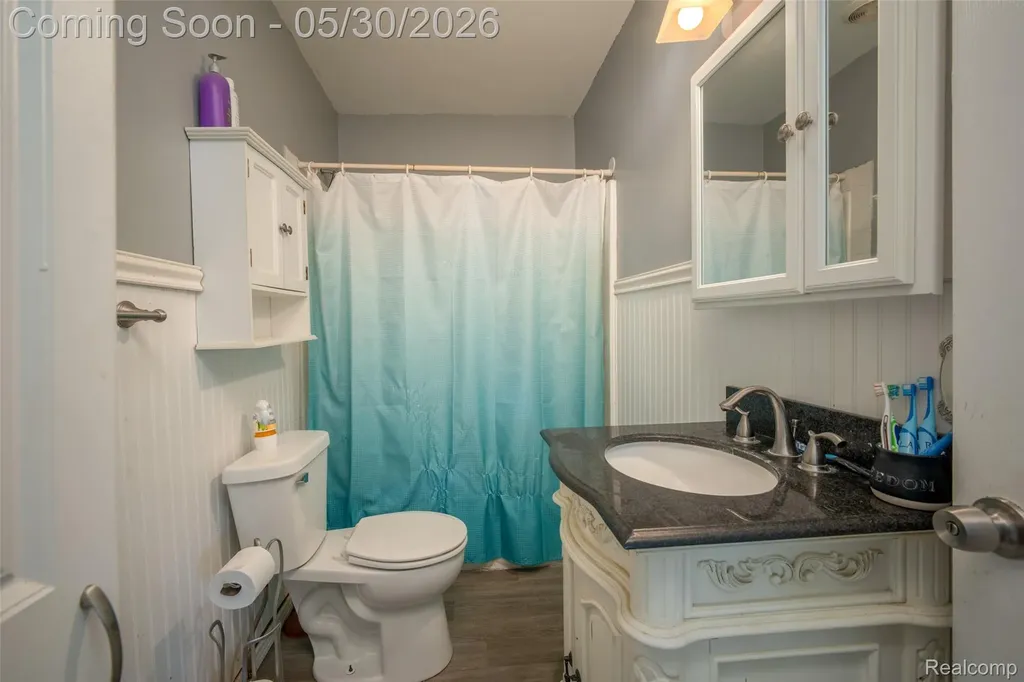 1443 Merle Avenue Burton City MI 48509