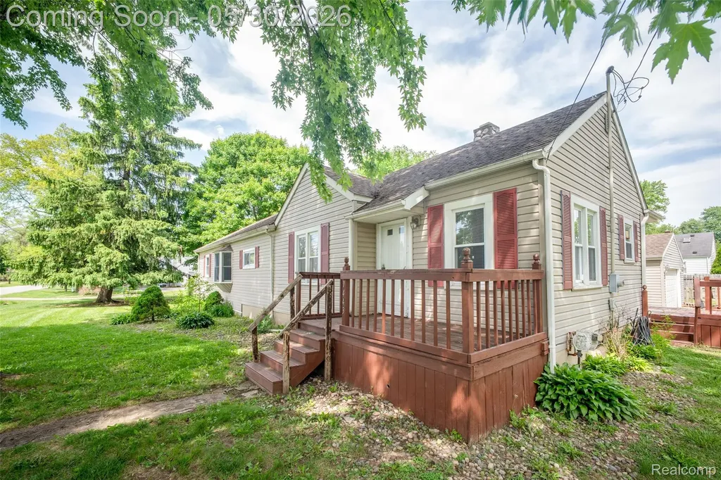 1443 Merle Avenue Burton City MI 48509