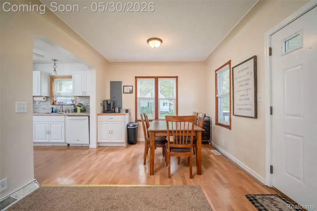 1443 Merle Avenue Burton City MI 48509