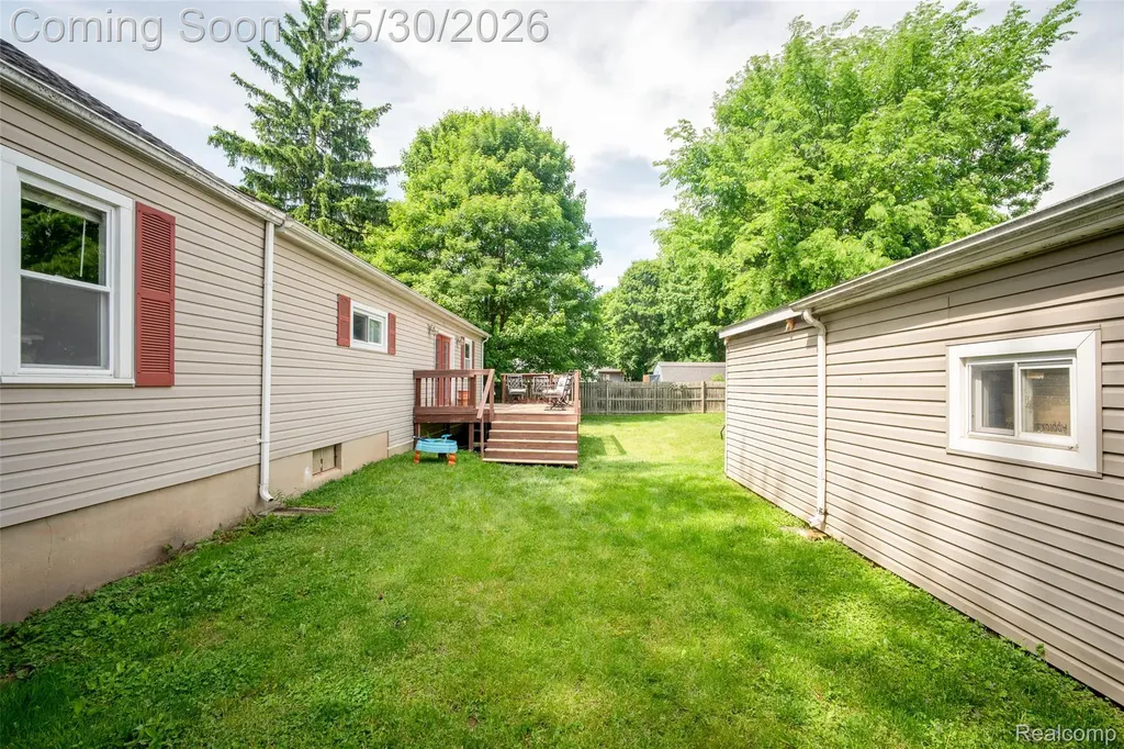 1443 Merle Avenue Burton City MI 48509