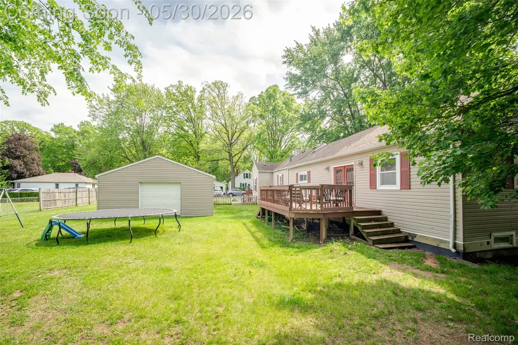 1443 Merle Avenue Burton City MI 48509
