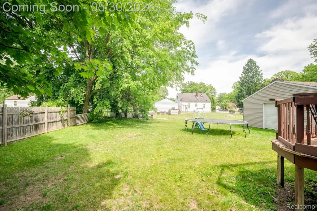 1443 Merle Avenue Burton City MI 48509