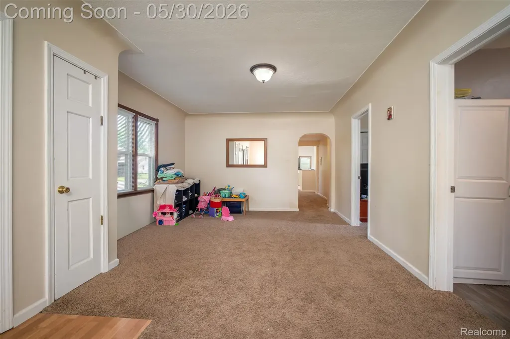 1443 Merle Avenue Burton City MI 48509