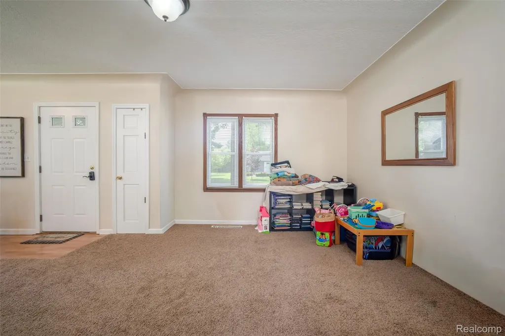 1443 Merle Avenue Burton City MI 48509