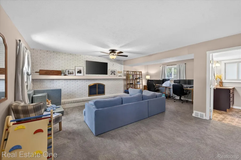 2259 Carlos Drive Waterford Charter Township MI 48327