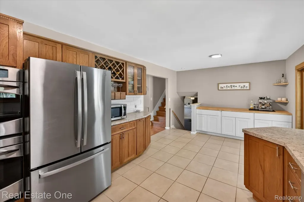 2259 Carlos Drive Waterford Charter Township MI 48327