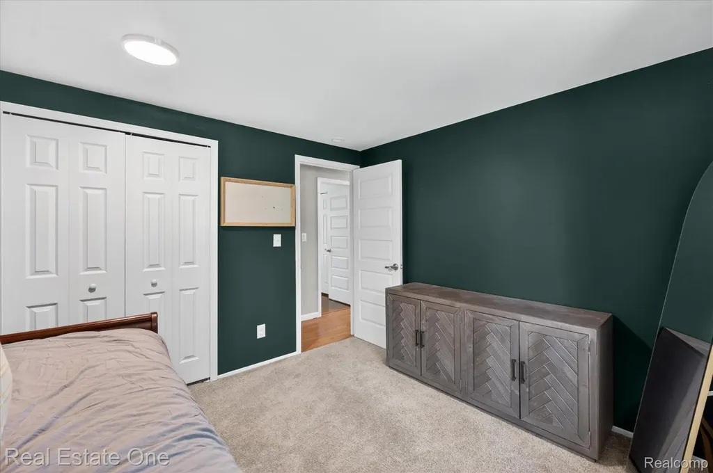 2259 Carlos Drive Waterford Charter Township MI 48327