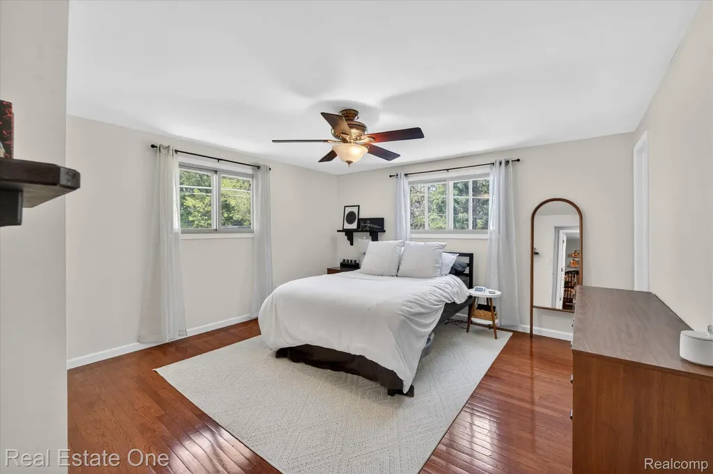 2259 Carlos Drive Waterford Charter Township MI 48327
