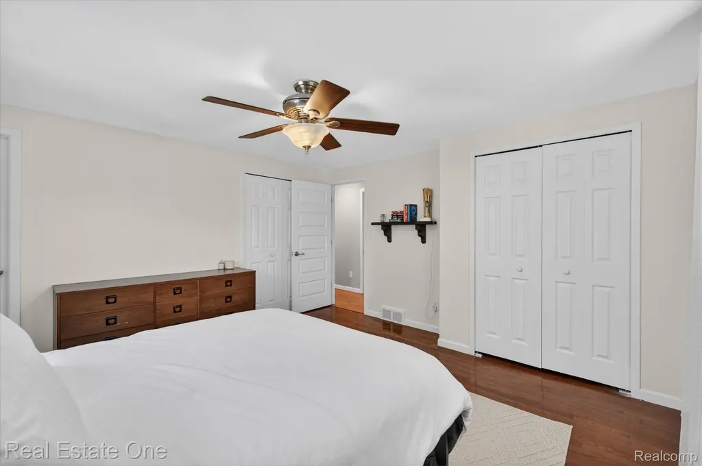 2259 Carlos Drive Waterford Charter Township MI 48327