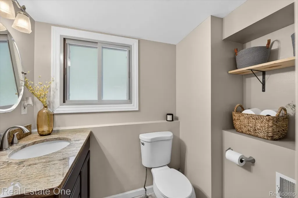 2259 Carlos Drive Waterford Charter Township MI 48327