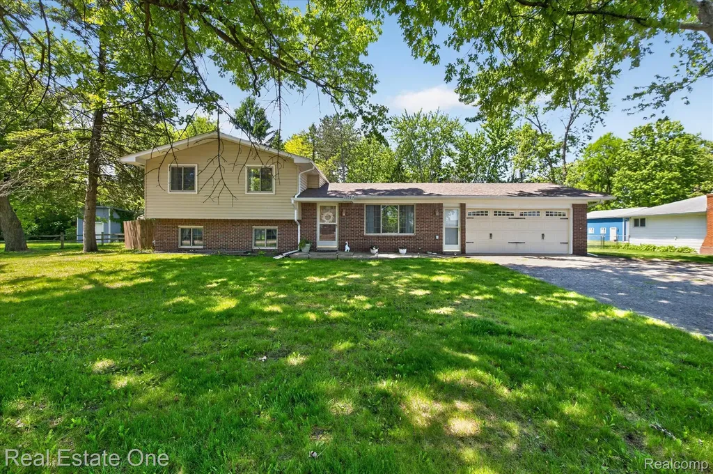 2259 Carlos Drive Waterford Charter Township MI 48327