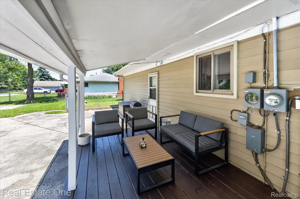 2259 Carlos Drive Waterford Charter Township MI 48327