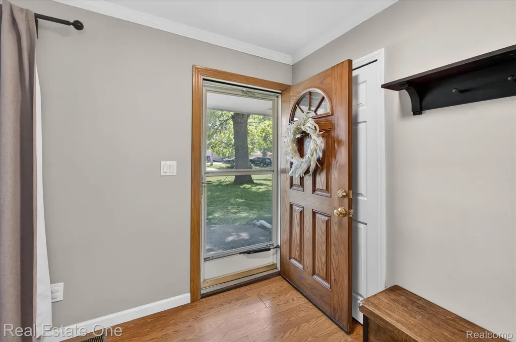 2259 Carlos Drive Waterford Charter Township MI 48327