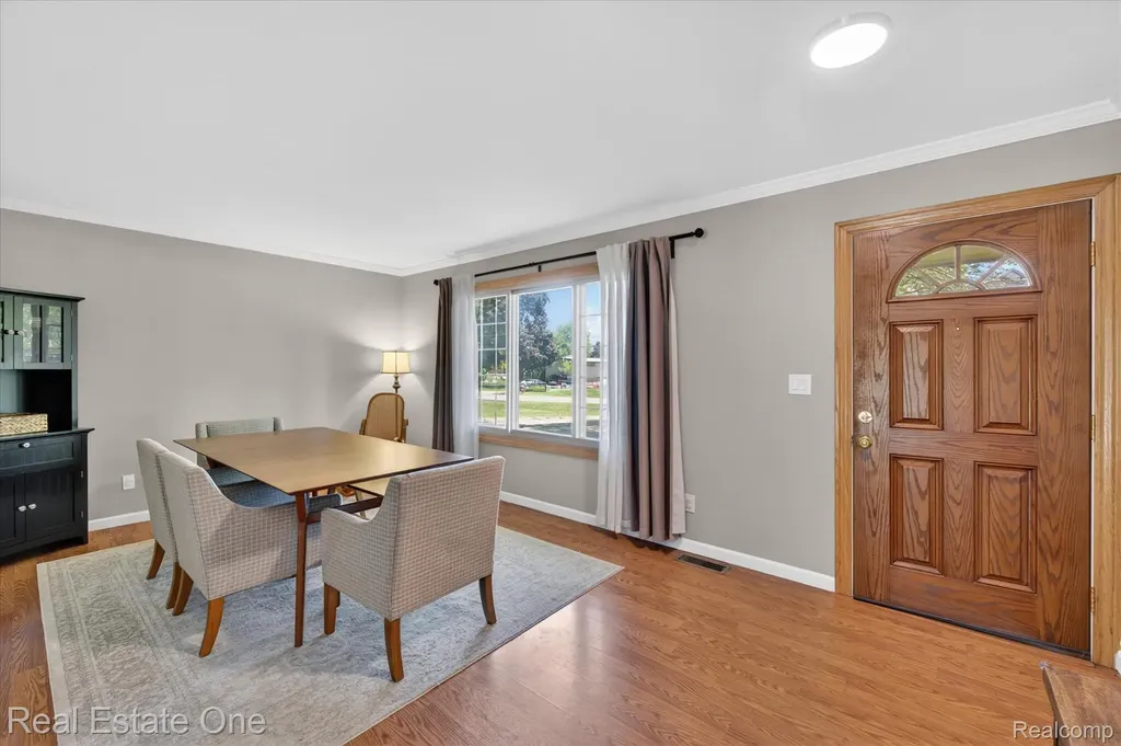 2259 Carlos Drive Waterford Charter Township MI 48327