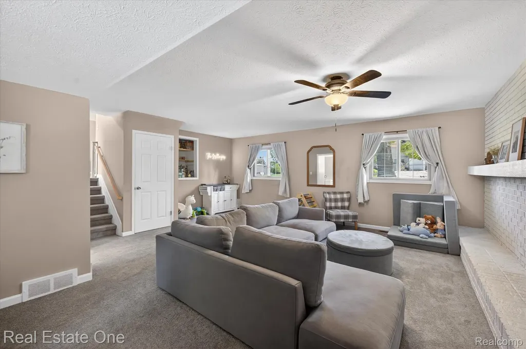 2259 Carlos Drive Waterford Charter Township MI 48327