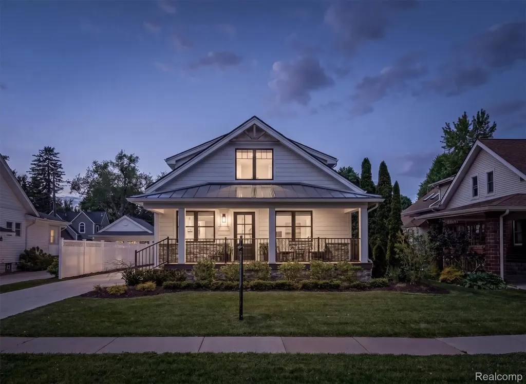 347 Highland Rochester City MI 48307