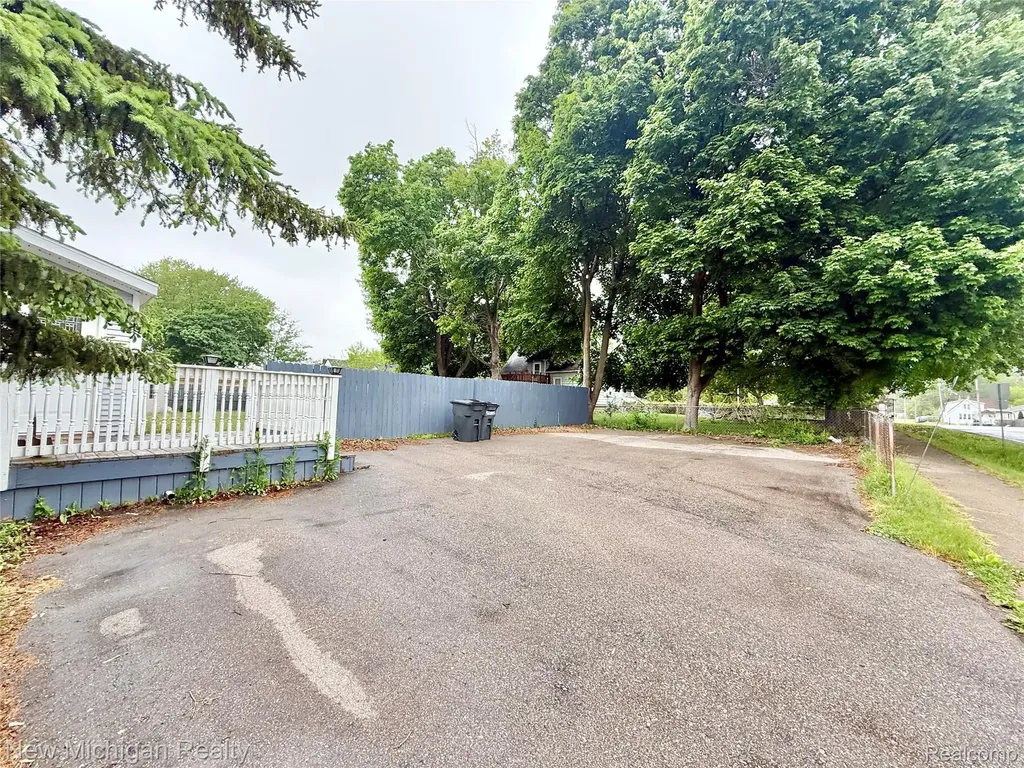 2245 Webber Avenue Burton City MI 48529