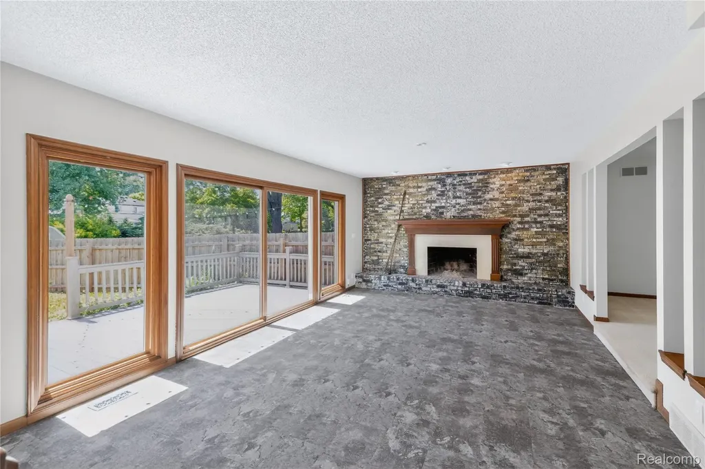 8027 Berkshire Drive Grosse Ile Township MI 48138