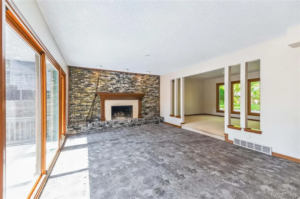 8027 Berkshire Drive Grosse Ile Township MI 48138