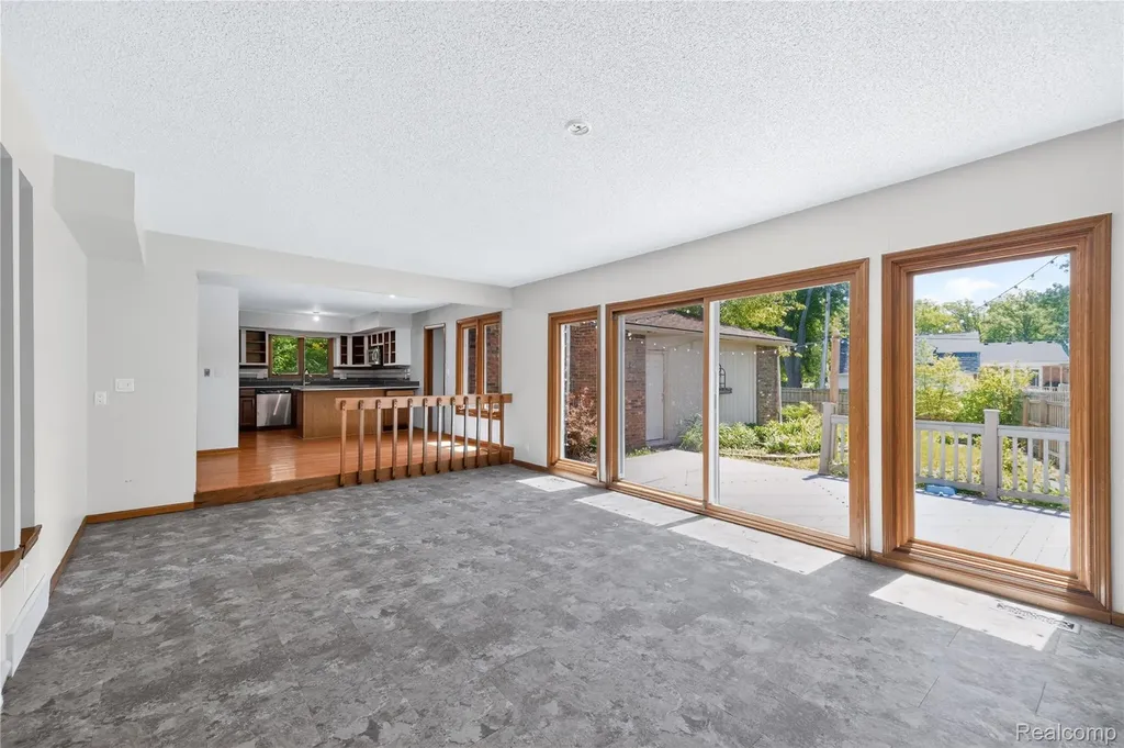 8027 Berkshire Drive Grosse Ile Township MI 48138