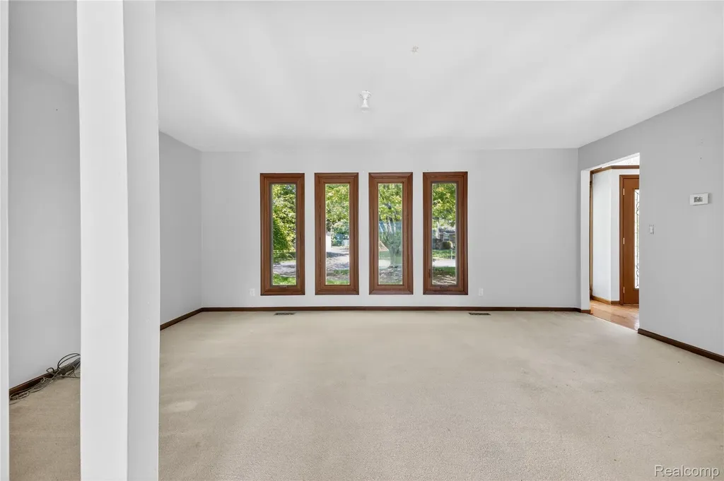 8027 Berkshire Drive Grosse Ile Township MI 48138
