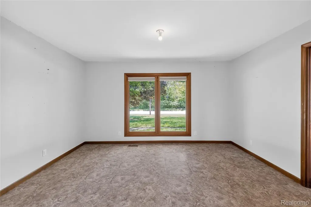 8027 Berkshire Drive Grosse Ile Township MI 48138