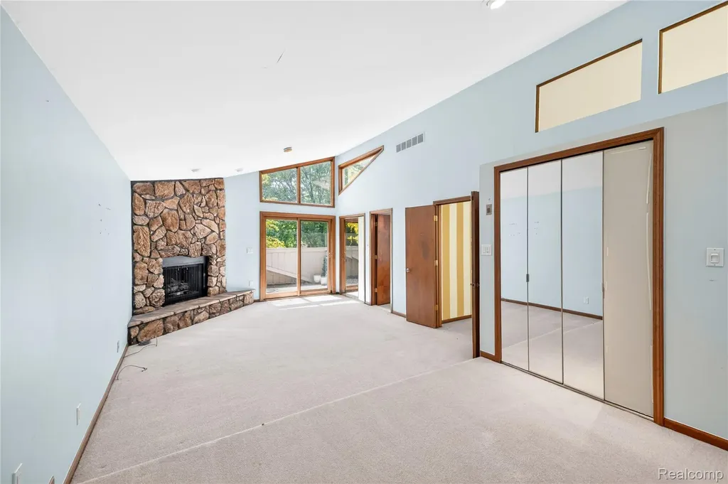 8027 Berkshire Drive Grosse Ile Township MI 48138