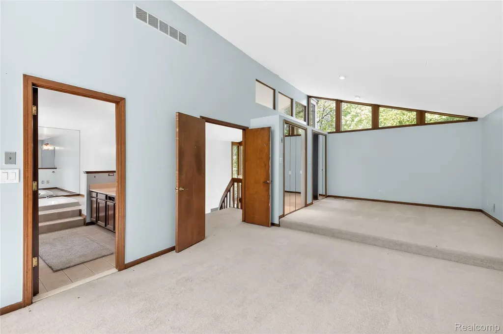 8027 Berkshire Drive Grosse Ile Township MI 48138