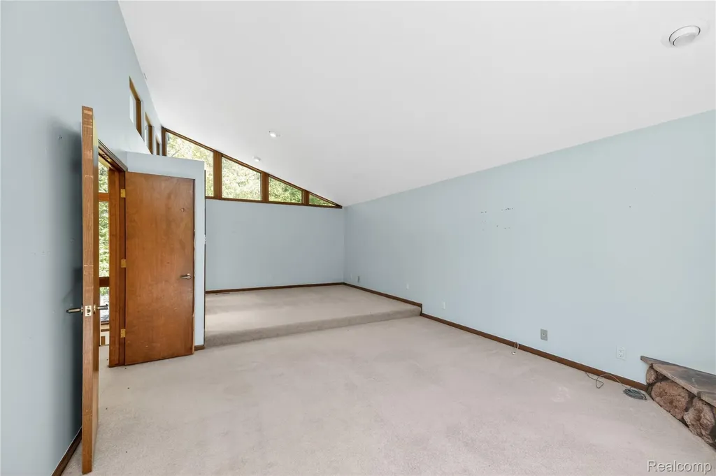 8027 Berkshire Drive Grosse Ile Township MI 48138