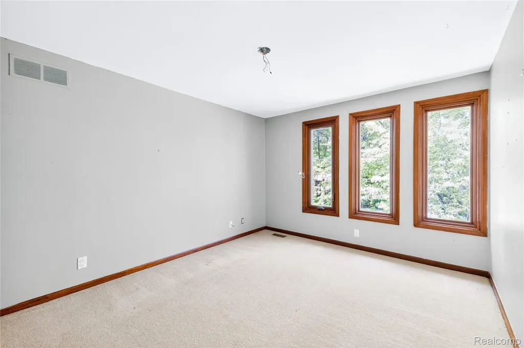 8027 Berkshire Drive Grosse Ile Township MI 48138