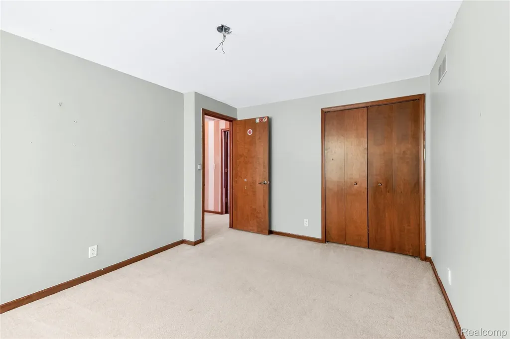 8027 Berkshire Drive Grosse Ile Township MI 48138