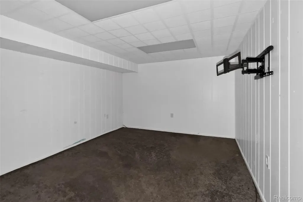 8027 Berkshire Drive Grosse Ile Township MI 48138