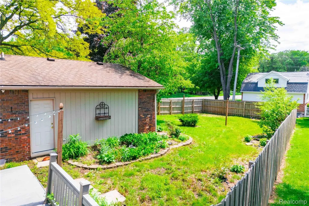 8027 Berkshire Drive Grosse Ile Township MI 48138
