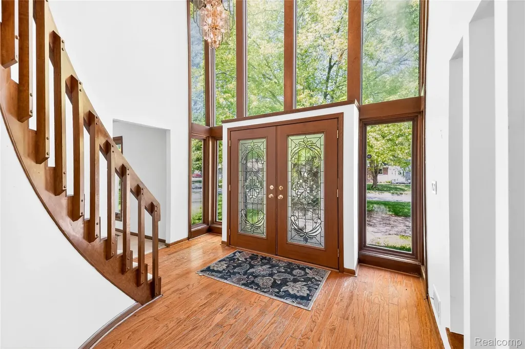 8027 Berkshire Drive Grosse Ile Township MI 48138