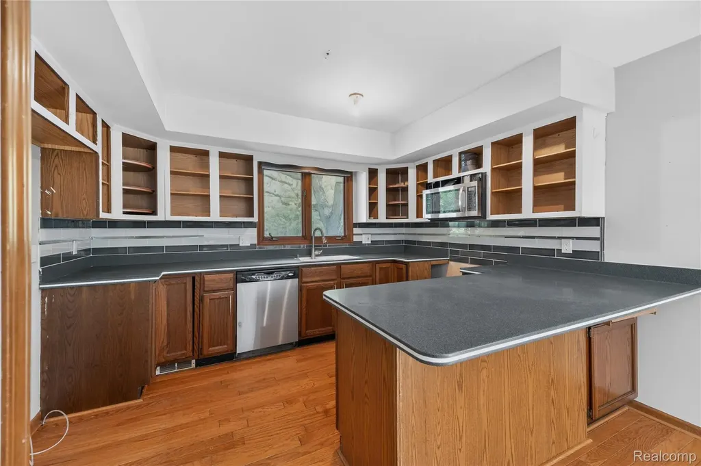 8027 Berkshire Drive Grosse Ile Township MI 48138