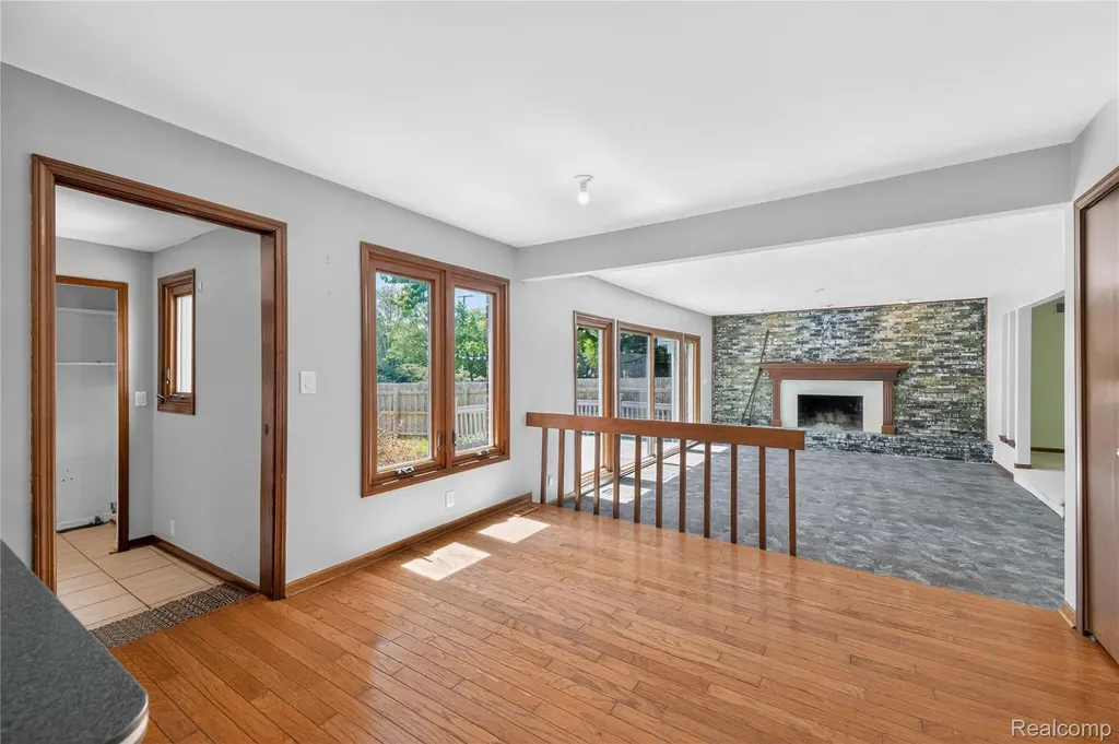 8027 Berkshire Drive Grosse Ile Township MI 48138