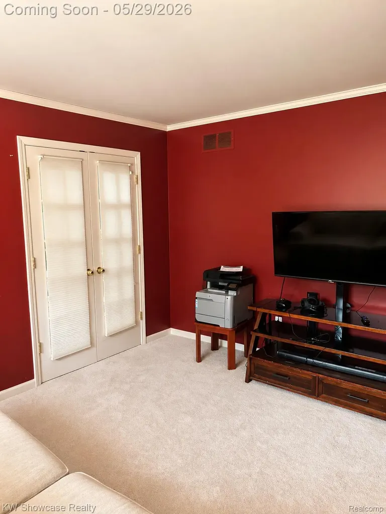 5457 Shelton Drive Commerce Charter Township MI 48382