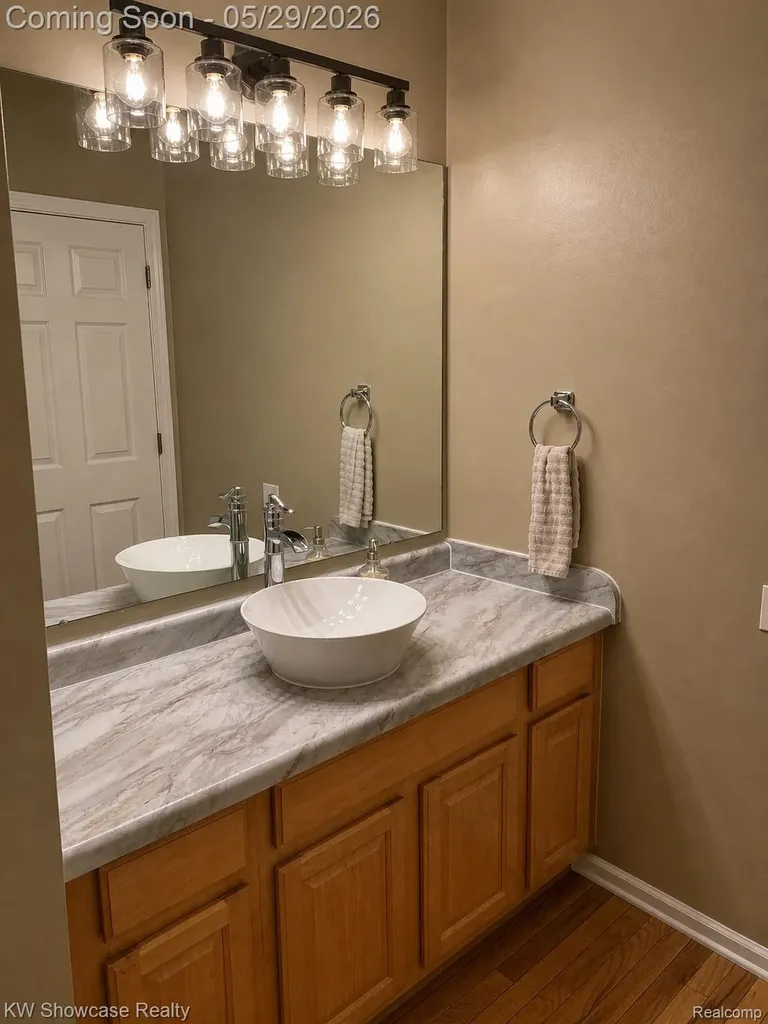 5457 Shelton Drive Commerce Charter Township MI 48382