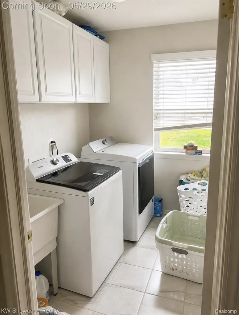 5457 Shelton Drive Commerce Charter Township MI 48382