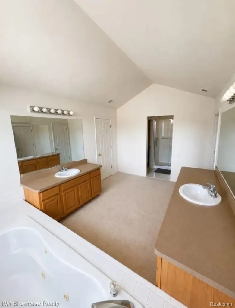 5457 Shelton Drive Commerce Charter Township MI 48382